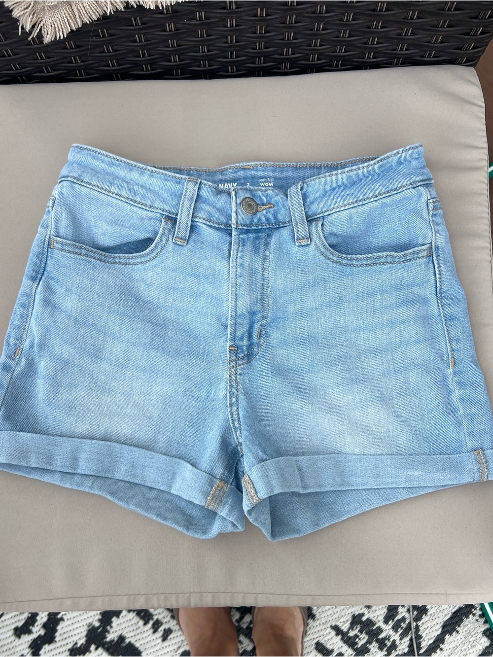 Old Navy High Rise Light Wash Denim Roll-Cuff Women's Shorts. 3 inch. Like new.